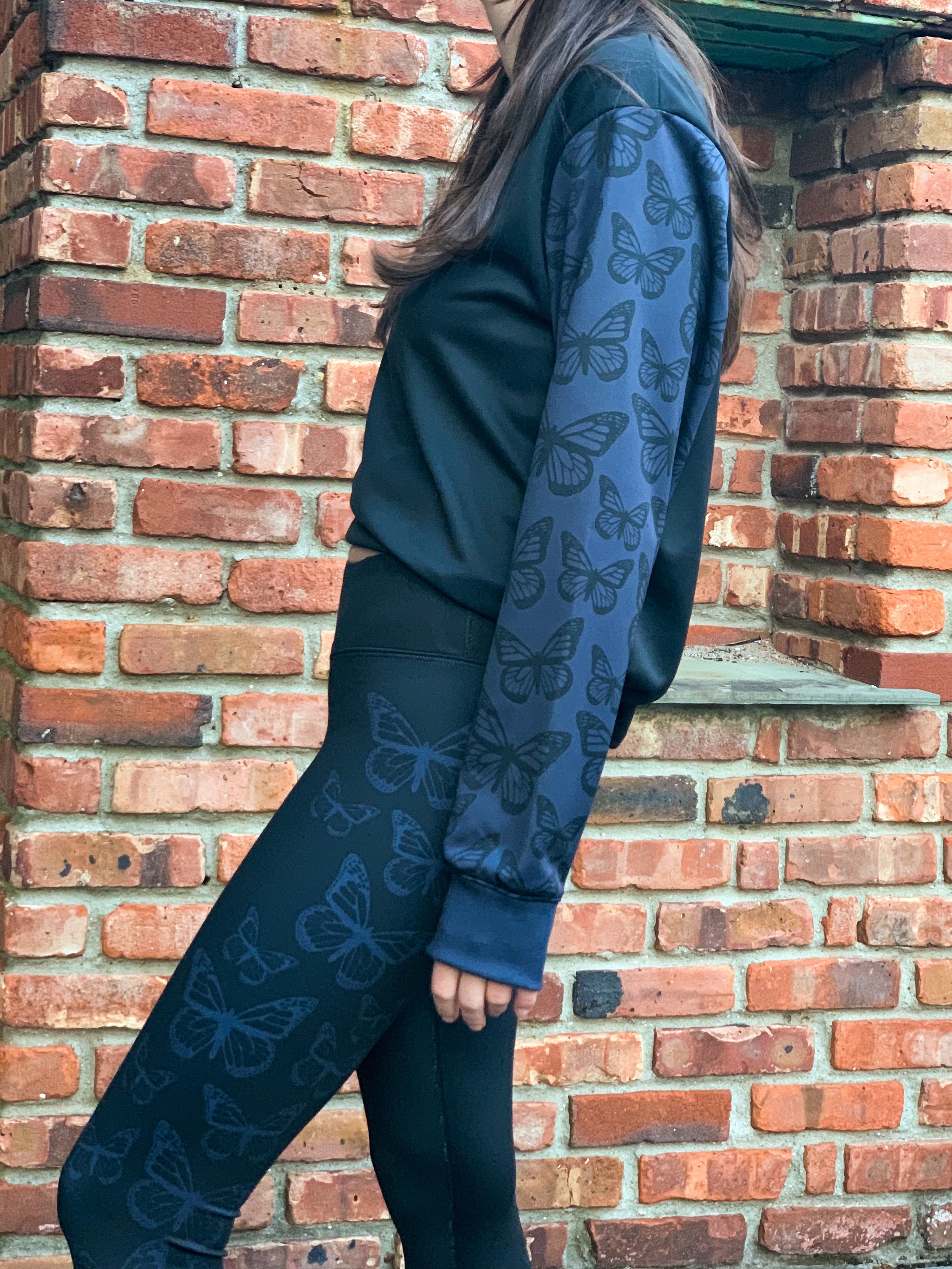 Gray Butterfly Sleeves Crew Neck Sweatshirt