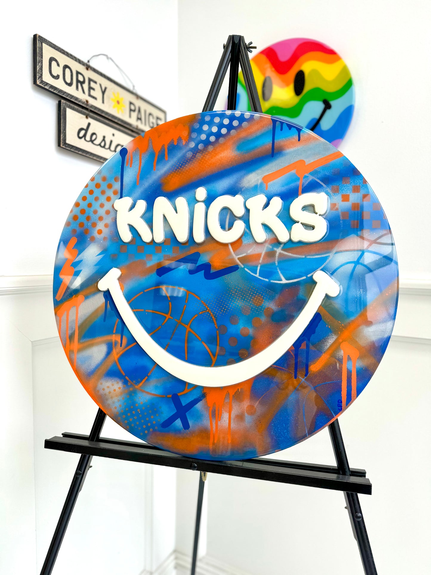 Knicks Graffiti Happy Face 24"