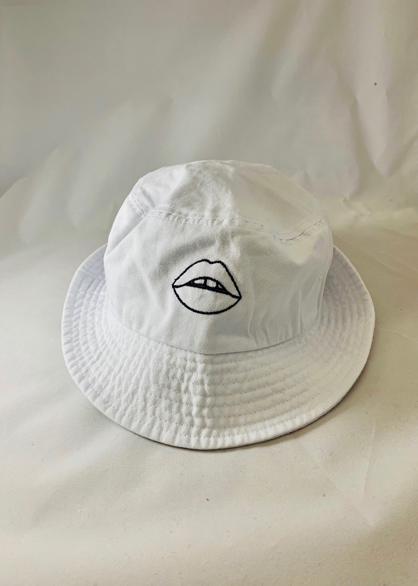 Lips Bucket Hat