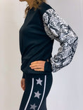 Load image into Gallery viewer, Snakeskin Sleeves Cropped Crew Neck Sweatshirt
