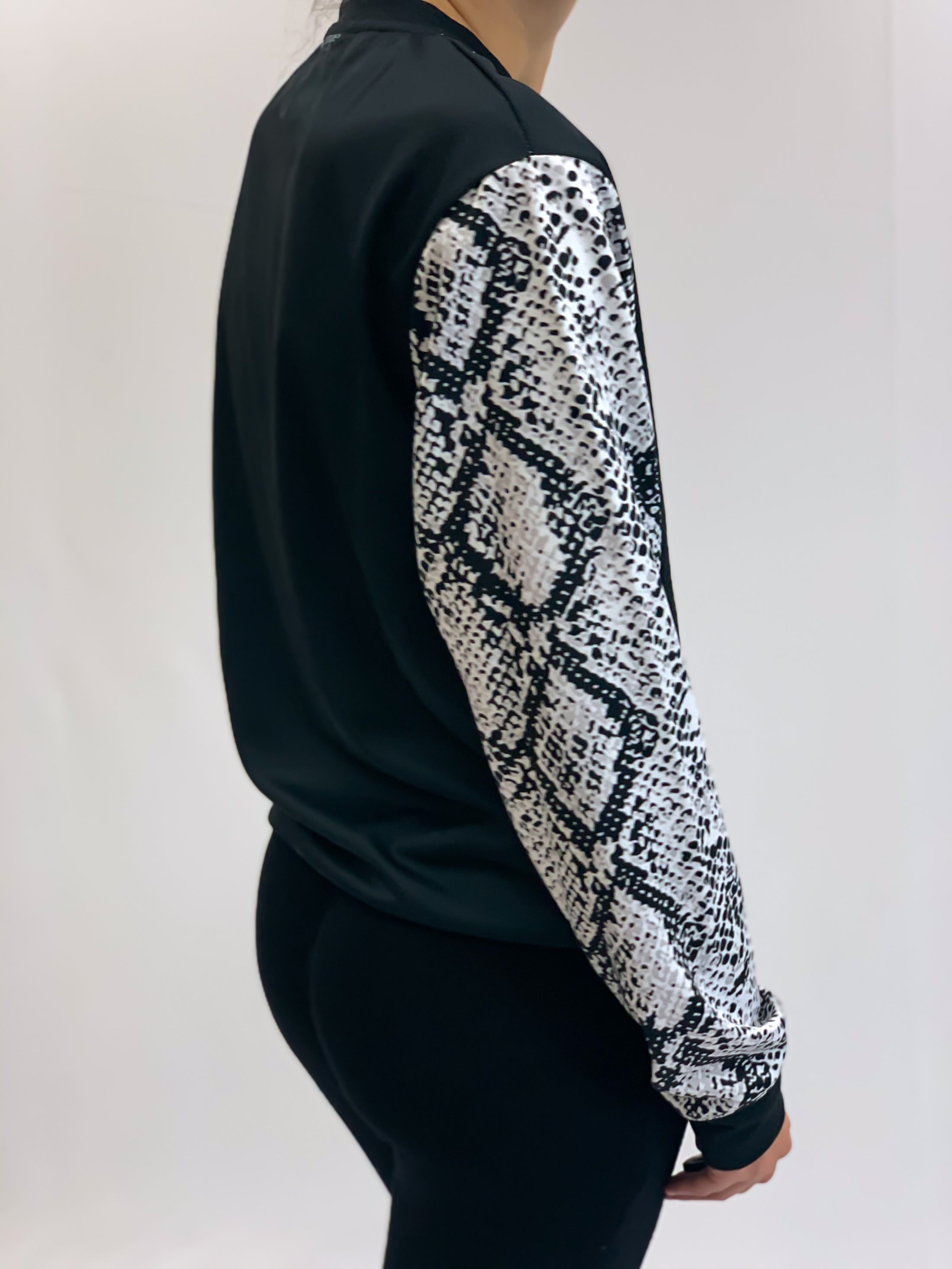 Snakeskin Sleeves Cropped Crew Neck Sweatshirt
