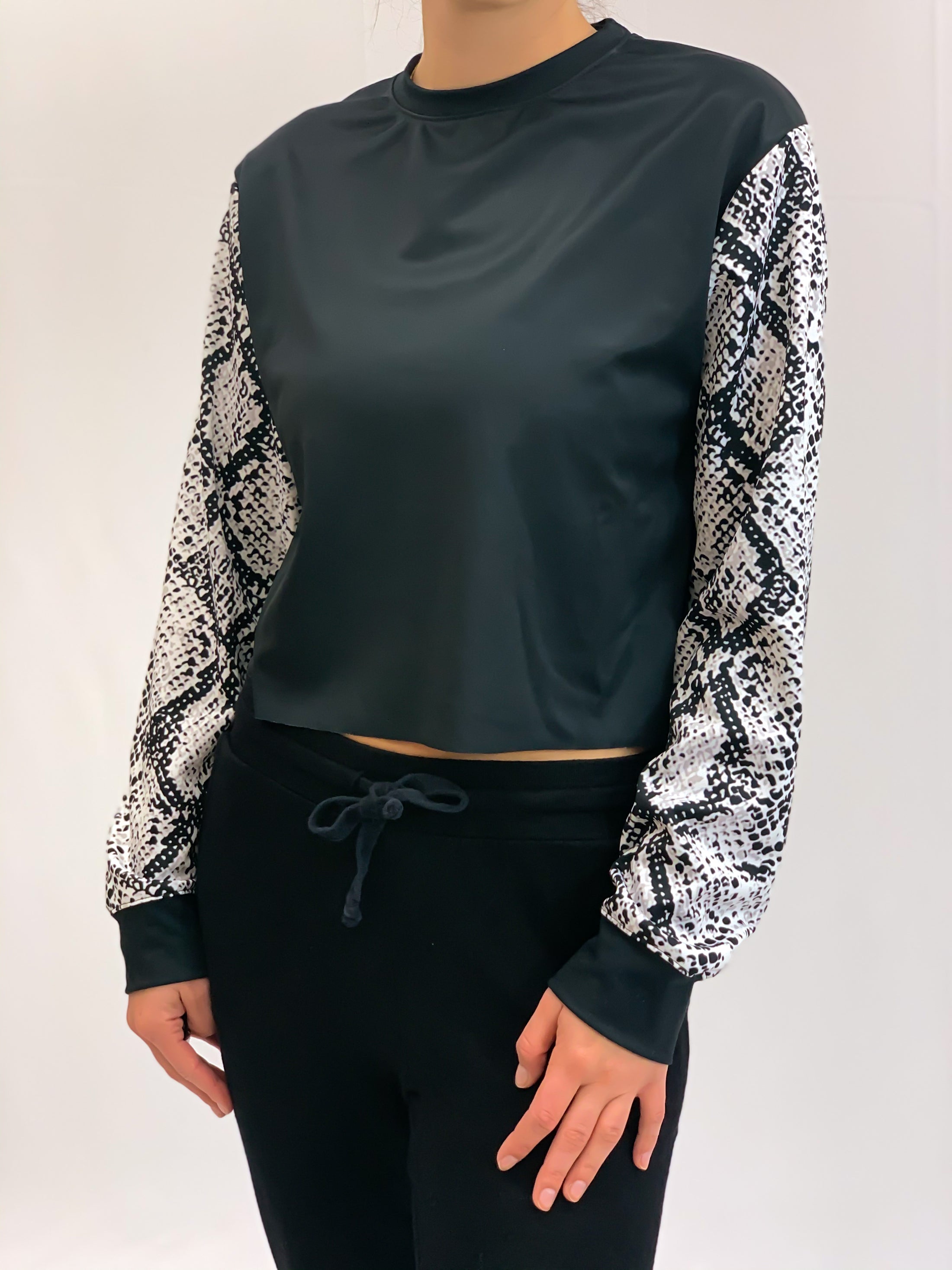 Snakeskin Sleeves Cropped Crew Neck Sweatshirt